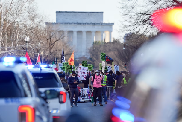 Amerikanët reagojnë të përziera ndaj sulmeve të SHBA-së ndaj Iranit