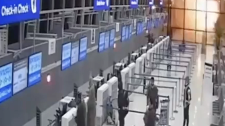 Momenti i sulmit iranian në aeroportin e Dubait kapet nga kamerat
