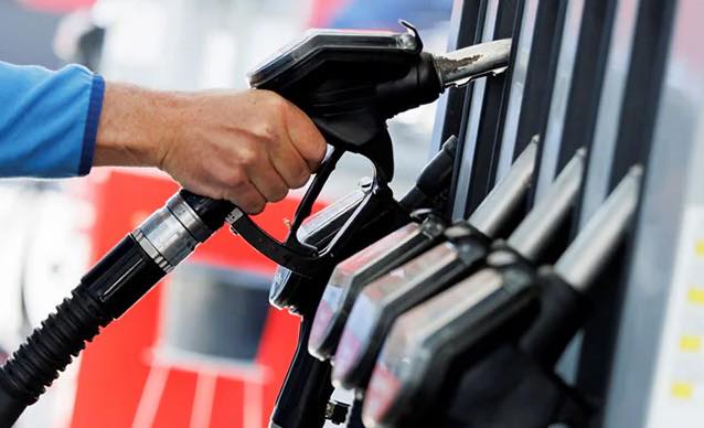 Nafta 1.79€, Qeveria s’pranon ulje taksash – qytetarët mbajnë barrën