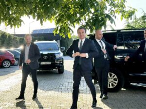 Mbi 6 mijë euro për larjen e veturave të Qeverisë – kontratë pa konkurrencë