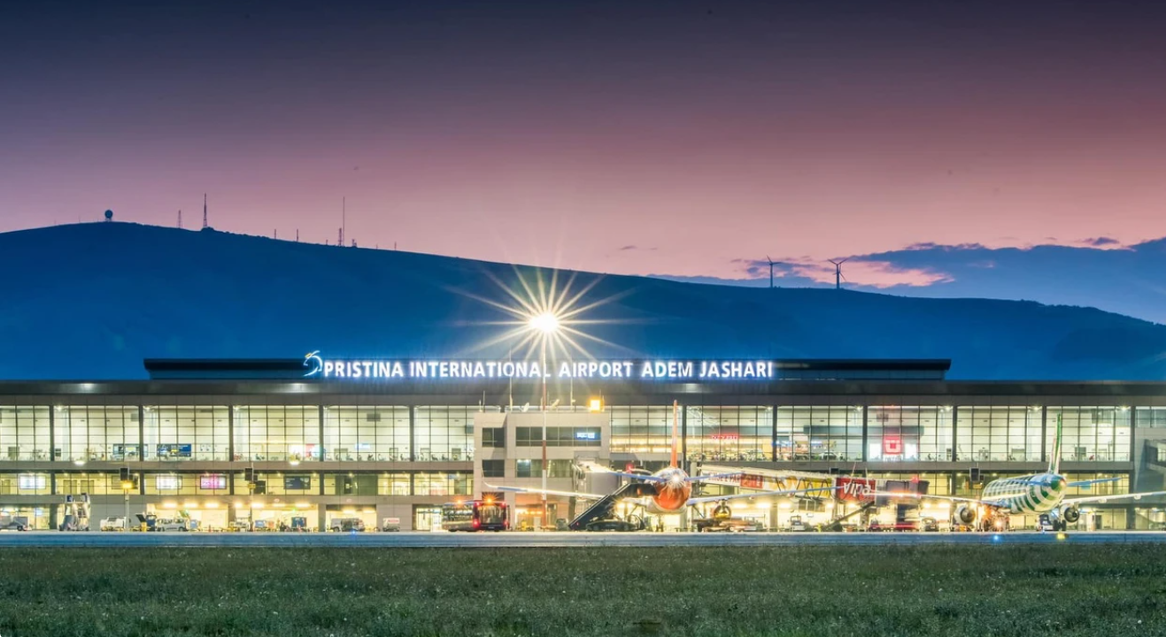 Alarm për bombë në Aeroportin ‘Adem Jashari’, policia në vendngjarje